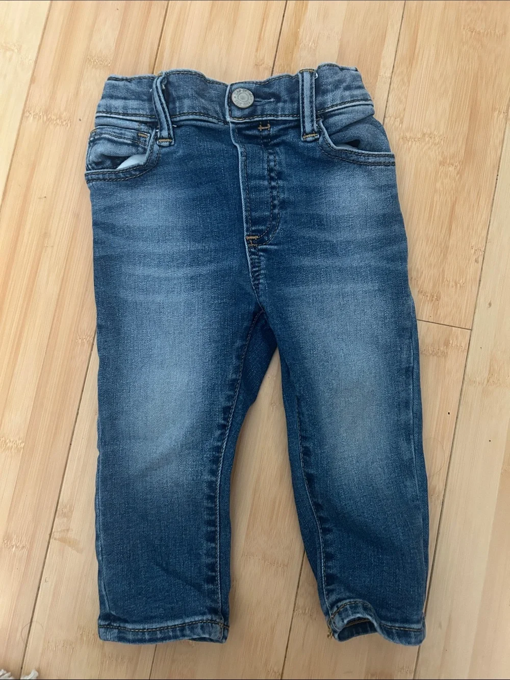 GAP Denim Jeans in Faded Blue Wash